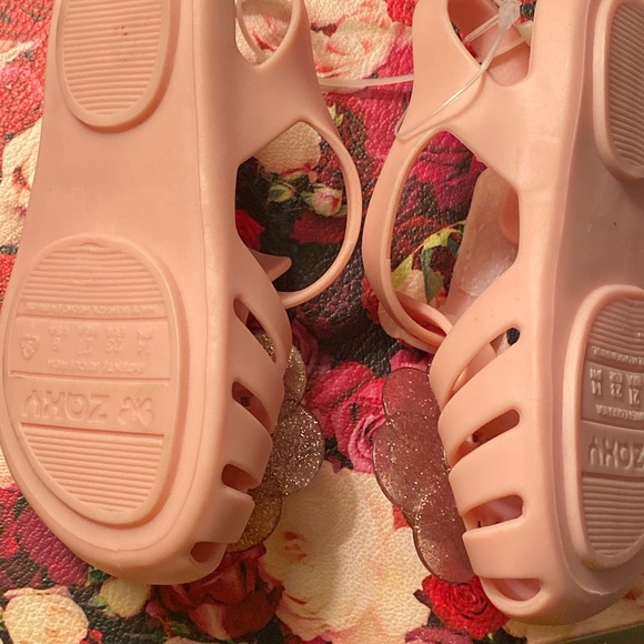 Shoes - Picture 2 of 5